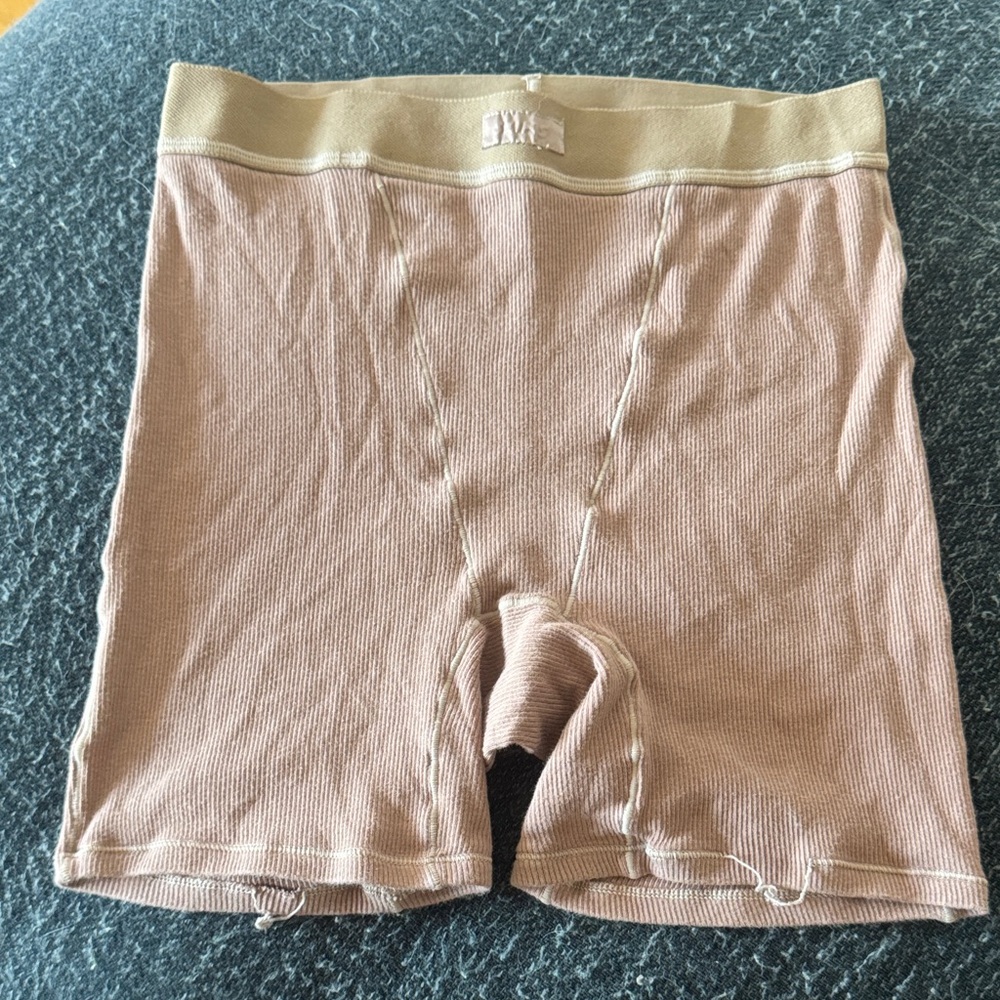 SKIMS COTTON RIB BOXER SHORT IN UMBER SZ SMALL